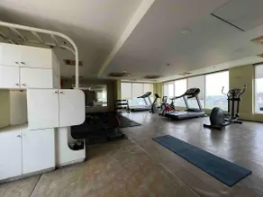 Top Floor Luxurious Studio Apartment - Image 5