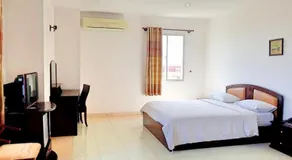Long Beach Hotel - Image 2