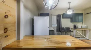 Cozy Room in the City of Worcester - Image 5