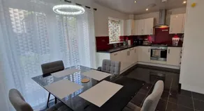 Modern Home Near Etihad, Coop Live - Image 4