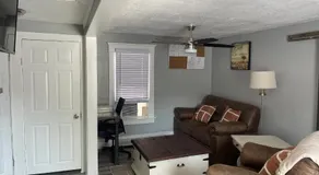 Spacious 1 Bedroom Duplex - Image 4