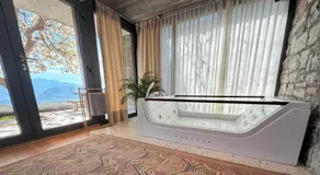 ROMANTIC SUlTE WITH ITS OWN SPA AND OPEN VIEW TO LUGANO - Image 5