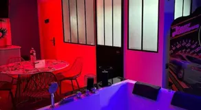 GaMe OvEr jacuzzi, Arcade, Ciné, Air hockey, Netflix - Image 4