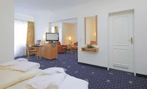 Hotel Timmendorfer Strand - Image 2