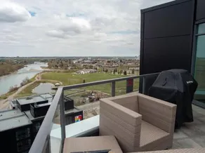 Luxury 2BR Suite with Riverfront Views Pool table Rooftop Patio BBQ Coffee - Image 5