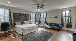 Charming 2BD - Billiards Near Lady Bird Lake & DT - Image 2