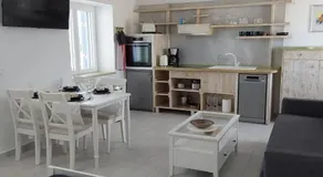 Marvens Apartment - Image 5