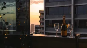 Lux 2BR CBD Apartment with Pool Spa Gym and City Views - Image 5