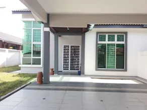 Aurora Homestay (Fully Aircond Room & Liv. Hall) - Image 3