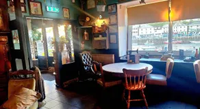 Harbour Moon Inn - Image 3