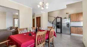 Spacious & Charming Apartment 128 m2 with Sea View - Image 5