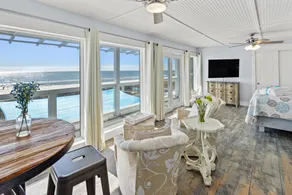 Luxury Gulf Front Property! Directly on the Beach! Sleeps 15! - Image 3