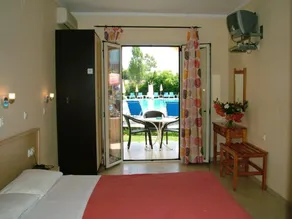 Kamari Apartments - Image 2