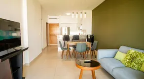 Cozy, elegant 2BR Via Montejo, steps to US Consulate - Image 2