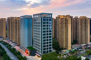 Atour Hotel Wuhan International Expo Center - Image 1