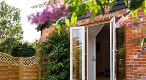 " Orchard Croft Lodge ", New Property, DOG FRIENDLY, Ideal for " GOODWOOF " !! 5 Minutes from Southend Barns, 9 Minutes From Sandy West Wittering Beach, 2 Bathrooms, Can Sleep 8 On Request, ' Starlink ' Wi-Fi & Sky Sports, Zip & Link Super-King beds - Image 4