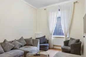 Spacious 3Bedroom| Large Bathroom & Prime Location - Image 2