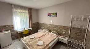 Mosoly Szallashely - Image 3
