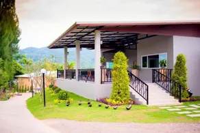 Social Escape Hotel Lemon Chalet - Image 2
