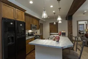 2 Bedroom Condo with Spa - Silver Baron Lodge - Image 4
