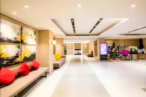 Home Inn Plus Beijing Chaoyangmen Metro Station - Image 4