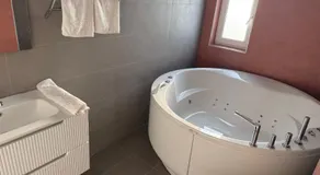 Jacuzzi Romantic - Image 5