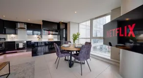 Floor-ceiling windows, Harbour/Sea Views, Sleeps 5 - Image 3
