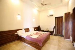 The Kohinoor Palace - A Heritage Hotel - Image 2