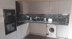 Double room beside tramline - Image 3