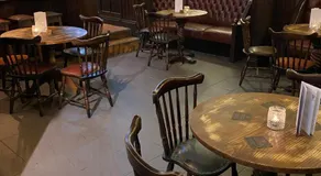 The Red Lion - Image 4