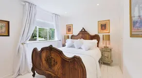 Designer Cottage with Parking - Esher Surrey - Pass the Keys - Image 2