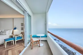 Romantic Ocean Retreat Luxurious Premier King Room - Image 3