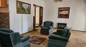 25 Esplanade Beachfront Villa with Ocean Views - Image 4