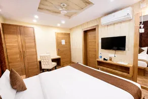 Hotel Sohrai Inn - Image 2