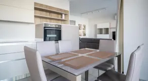 Seabreeze Luxury Apartment - Image 3