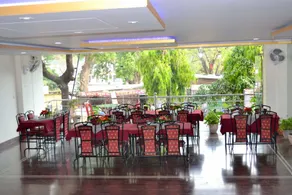 Hotel Saket !! Couple Friendly Family Hotel !! - Image 3
