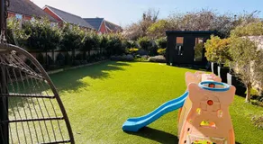 Spacious & Modern House in Sittingbourne - Image 4
