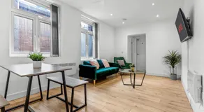 Heart of the City Centre - Serviced Apartments - Image 4