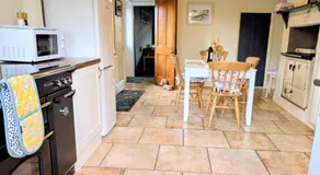 Beaconsfield Cottage - Image 5