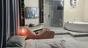 Deluxe Room - Image 4