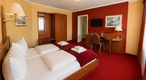 Hotel Schwarzenbek - Image 2
