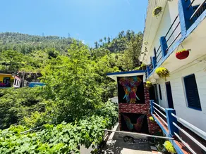 La Riviere Waterfront A Traditional Stay - Image 2