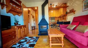 Chimenea, cama grande y vistas- Escapada romántica perfecta - Falcó 16 - Image 2