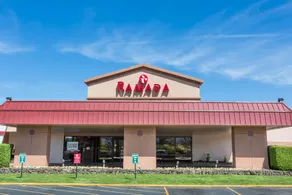 Ramada by Wyndham Medford Hotel & Conference Center - Image 2