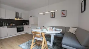 Angerpartments-Sonnige große Wohnung mit Balkon und kostenlosen Parkplatz - Image 2