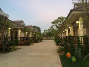 Sombat Resort - Image 4