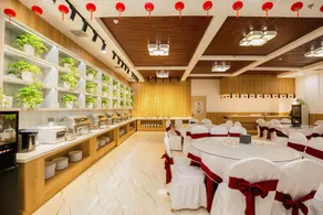 Huading Hotel - Image 5