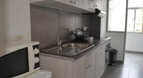 Modern and Cozy Apartment - Image 3