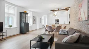Central 3-bedroom apartment with huge terrace, including queen size beds - Image 2