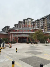 Shangju Youpin Hot Spring Holiday Hotel - Image 5